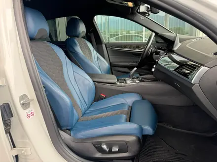 BMW 530 XDrive 2019 года за 20 400 000 тг. в Алматы – фото 24