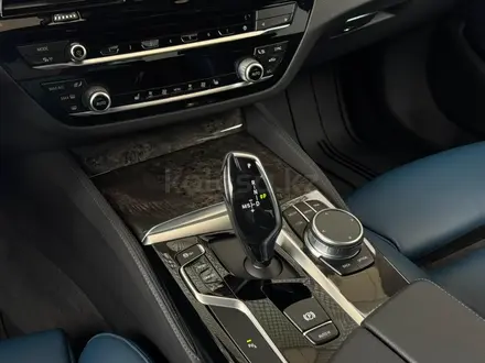 BMW 530 XDrive 2019 года за 20 400 000 тг. в Алматы – фото 15