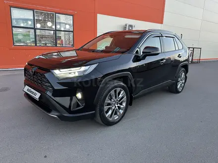 Toyota RAV4 2023 года за 15 900 000 тг. в Астана – фото 2