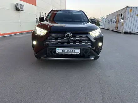 Toyota RAV4 2023 года за 15 900 000 тг. в Астана – фото 3