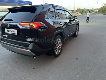 Toyota RAV4 2023 года за 15 900 000 тг. в Астана – фото 5