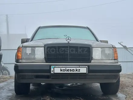 Mercedes-Benz E 250 1989 года за 1 400 000 тг. в Рудный