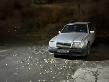 Mercedes-Benz E 280 1993 года за 800 000 тг. в Усть-Каменогорск – фото 3