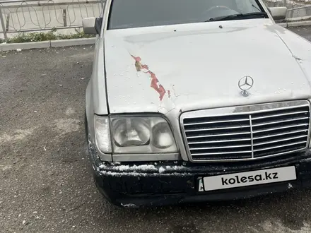 Mercedes-Benz E 280 1993 года за 800 000 тг. в Усть-Каменогорск – фото 9