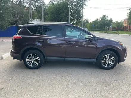 Toyota RAV4 2017 года за 8 200 000 тг. в Уральск – фото 4