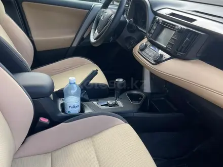 Toyota RAV4 2017 года за 8 200 000 тг. в Уральск – фото 5