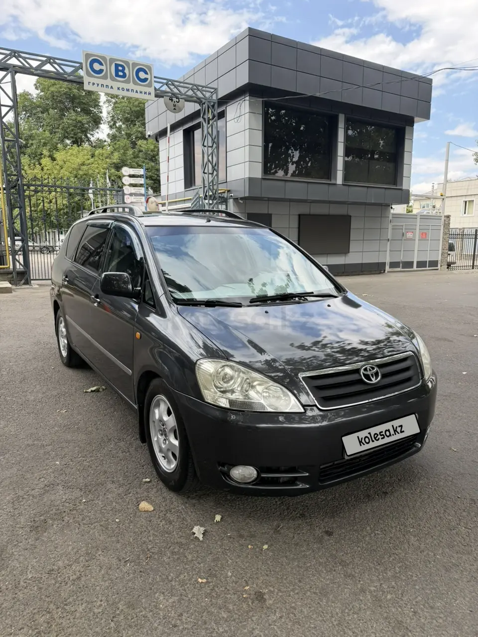 Toyota Avensis Verso, 2003