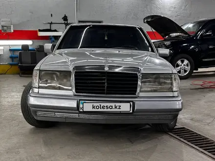 Mercedes-Benz E 220 1993 года за 1 720 000 тг. в Караганда – фото 5