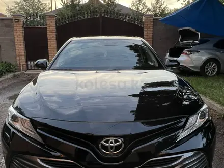 Toyota Camry 2019 года за 16 300 000 тг. в Астана – фото 3