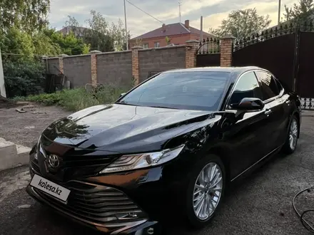 Toyota Camry 2019 года за 16 300 000 тг. в Астана – фото 2