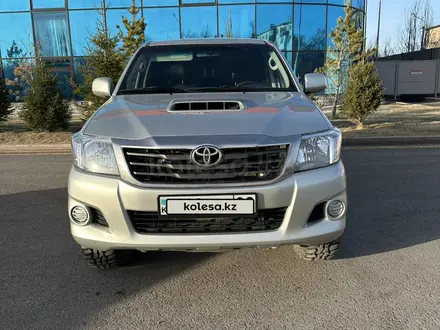 Toyota Hilux 2014 года за 8 000 000 тг. в Караганда