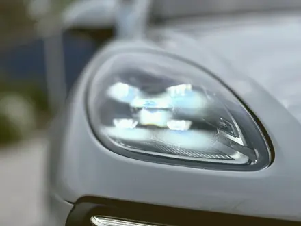 Porsche Macan 2022 года за 36 500 000 тг. в Алматы – фото 17