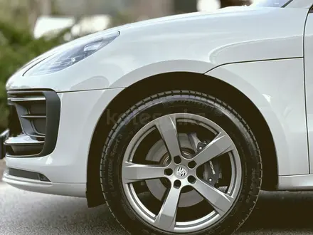 Porsche Macan 2022 года за 36 500 000 тг. в Алматы – фото 25