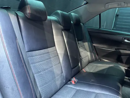 Toyota Camry 2014 года за 8 400 000 тг. в Актобе – фото 22