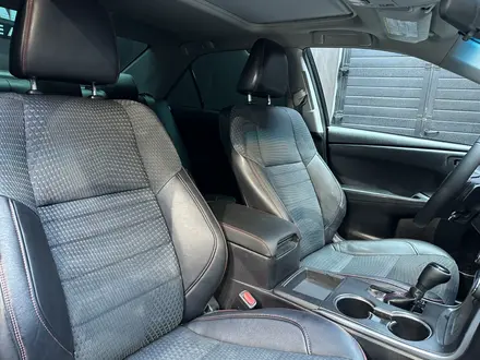 Toyota Camry 2014 года за 8 400 000 тг. в Актобе – фото 21