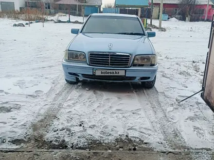 Mercedes-Benz C 200 1995 года за 2 400 000 тг. в Семей – фото 4