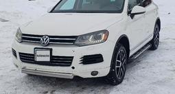 Volkswagen Touareg 2012 годаfor9 500 000 тг. в Петропавловск