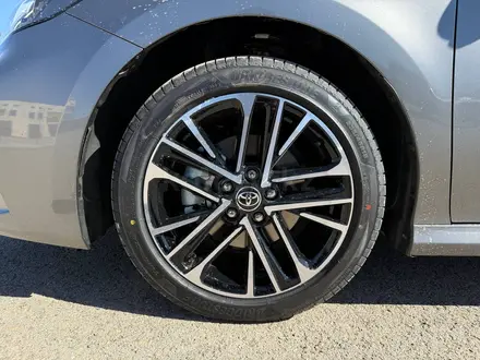 Toyota Camry Luxe 2026 года за 23 190 000 тг. в Актобе – фото 18
