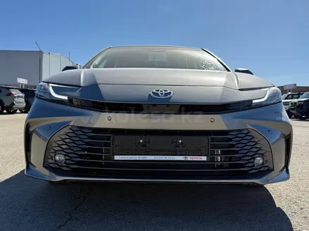 Toyota Camry Luxe 2026 года за 23 190 000 тг. в Актобе – фото 6