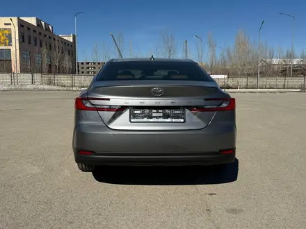 Toyota Camry Luxe 2026 года за 23 190 000 тг. в Актобе – фото 9