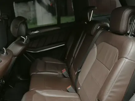 Mercedes-Benz GL 500 2015 года за 21 000 000 тг. в Алматы – фото 15