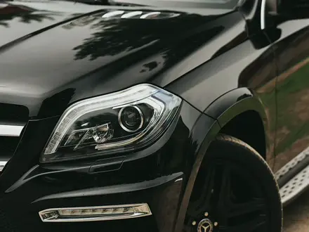 Mercedes-Benz GL 500 2015 года за 21 000 000 тг. в Алматы – фото 37