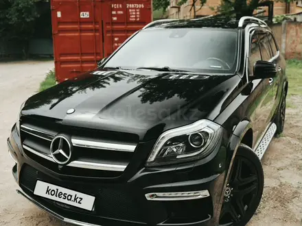 Mercedes-Benz GL 500 2015 года за 21 000 000 тг. в Алматы – фото 39