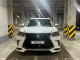 Lexus LX 570 2016 годаүшін40 000 000 тг. в Алматы