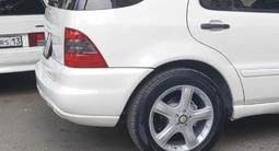 Спойлер Мерседес МЛ 163 спойлер на багаж за 21 990 тг. в Алматы