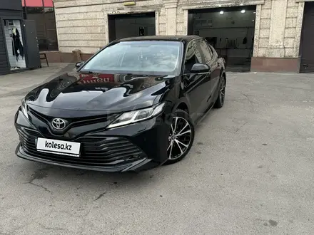 Toyota Camry 2019 года за 15 000 000 тг. в Алматы