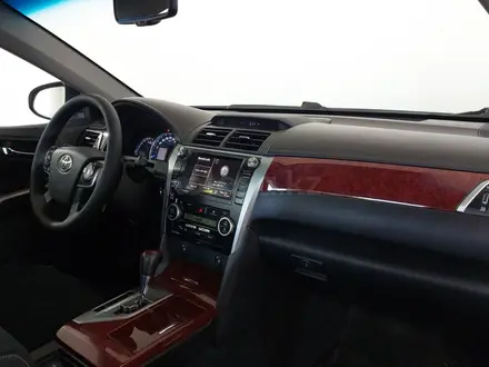 Toyota Camry 2014 года за 8 690 000 тг. в Шымкент – фото 15