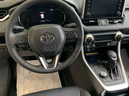 Toyota RAV4 2021 годаүшін18 500 000 тг. в Актобе – фото 4