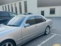 Mercedes-Benz E 430 2000 года за 5 500 000 тг. в Шымкент – фото 7