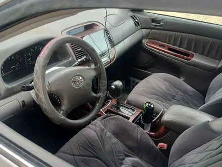 Toyota Camry 2004 года за 5 600 000 тг. в Актау – фото 3