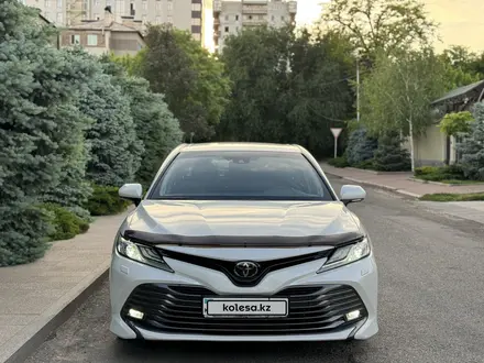 Toyota Camry 2021 года за 16 000 000 тг. в Шымкент