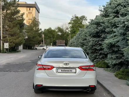 Toyota Camry 2021 года за 16 000 000 тг. в Шымкент – фото 2