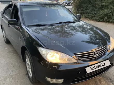 Toyota Camry 2004 года за 5 000 000 тг. в Актау – фото 2