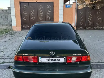 Toyota Camry 2000 года за 4 950 000 тг. в Шымкент – фото 2