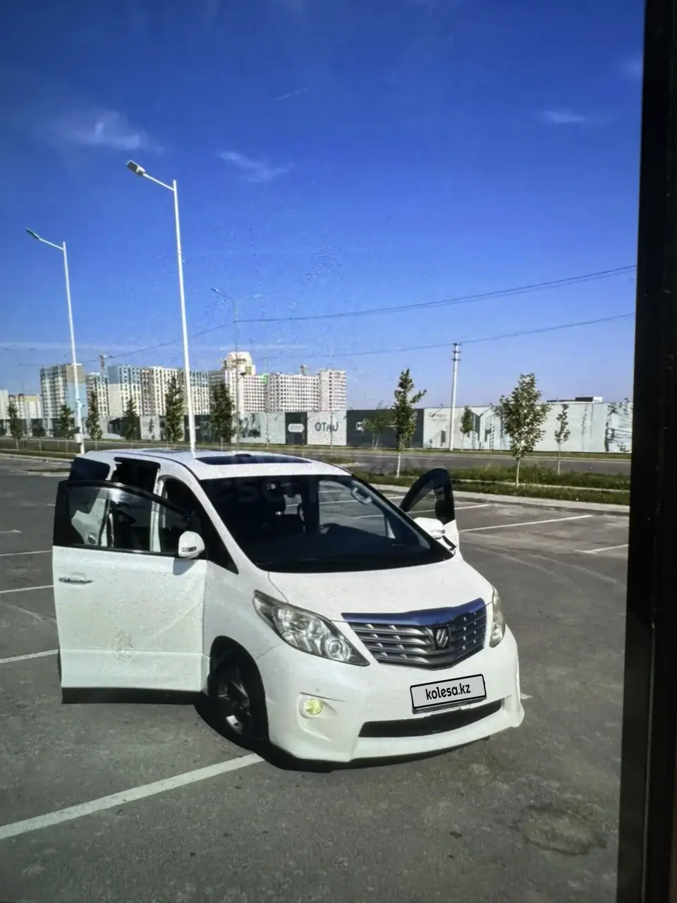 Toyota Alphard, 2011
