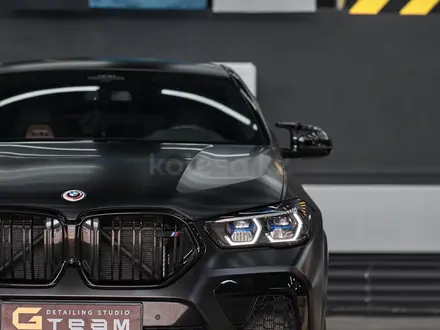 BMW X6 M 2022 года за 68 000 000 тг. в Астана – фото 27