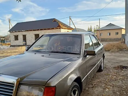 Mercedes-Benz E 200 1992 года за 1 470 000 тг. в Кызылорда – фото 8
