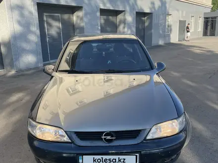 Opel Vectra 1997 года за 1 100 000 тг. в Астана – фото 4