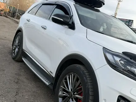 Kia Sorento 2019 года за 14 000 000 тг. в Астана – фото 2