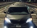 Toyota Sienna 2014 года за 13 800 000 тг. в Атырау – фото 2