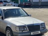 Mercedes-Benz E 220 1994 года за 3 900 000 тг. в Жезказган – фото 2
