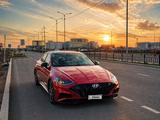 Hyundai Sonata 2020 года за 7 500 000 тг. в Атырау – фото 2