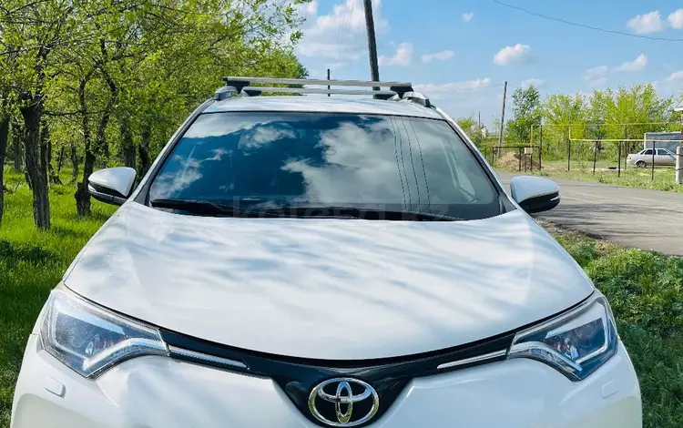 Toyota RAV4 2017 года за 11 500 000 тг. в Актобе