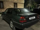 Mercedes-Benz C 280 1996 года за 1 650 000 тг. в Караганда – фото 2
