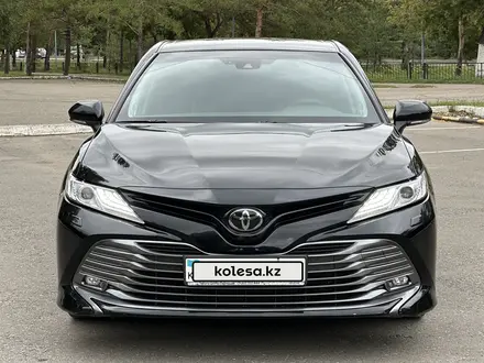 Toyota Camry 2020 года за 14 500 000 тг. в Астана – фото 2