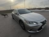 Lexus ES 250 2022 года за 20 000 000 тг. в Астана – фото 2